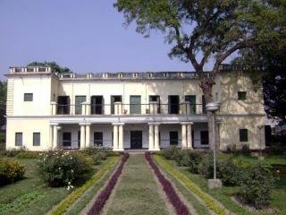 শাহজাদপুর কুঠিবাড়ি