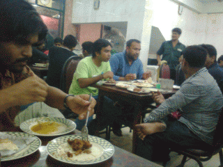 ওরে, এরা কতো খায় রে!